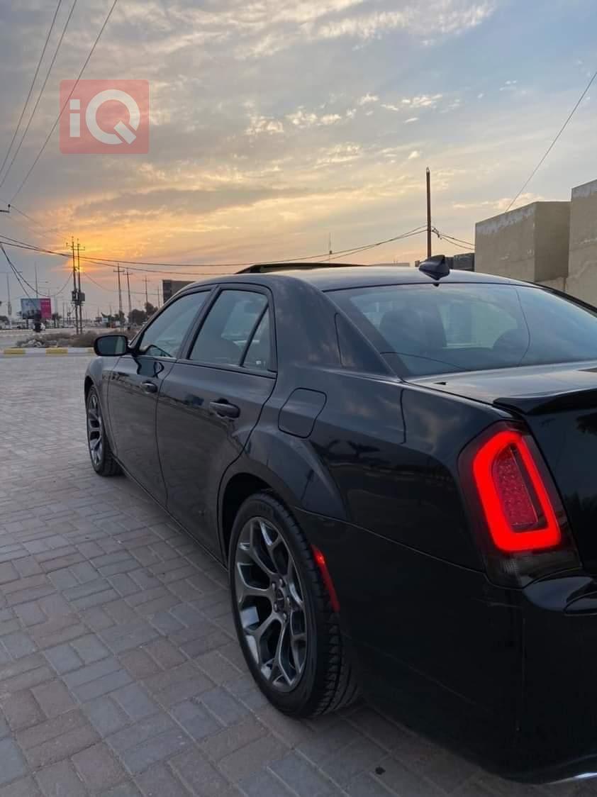 کرایسلەر 300